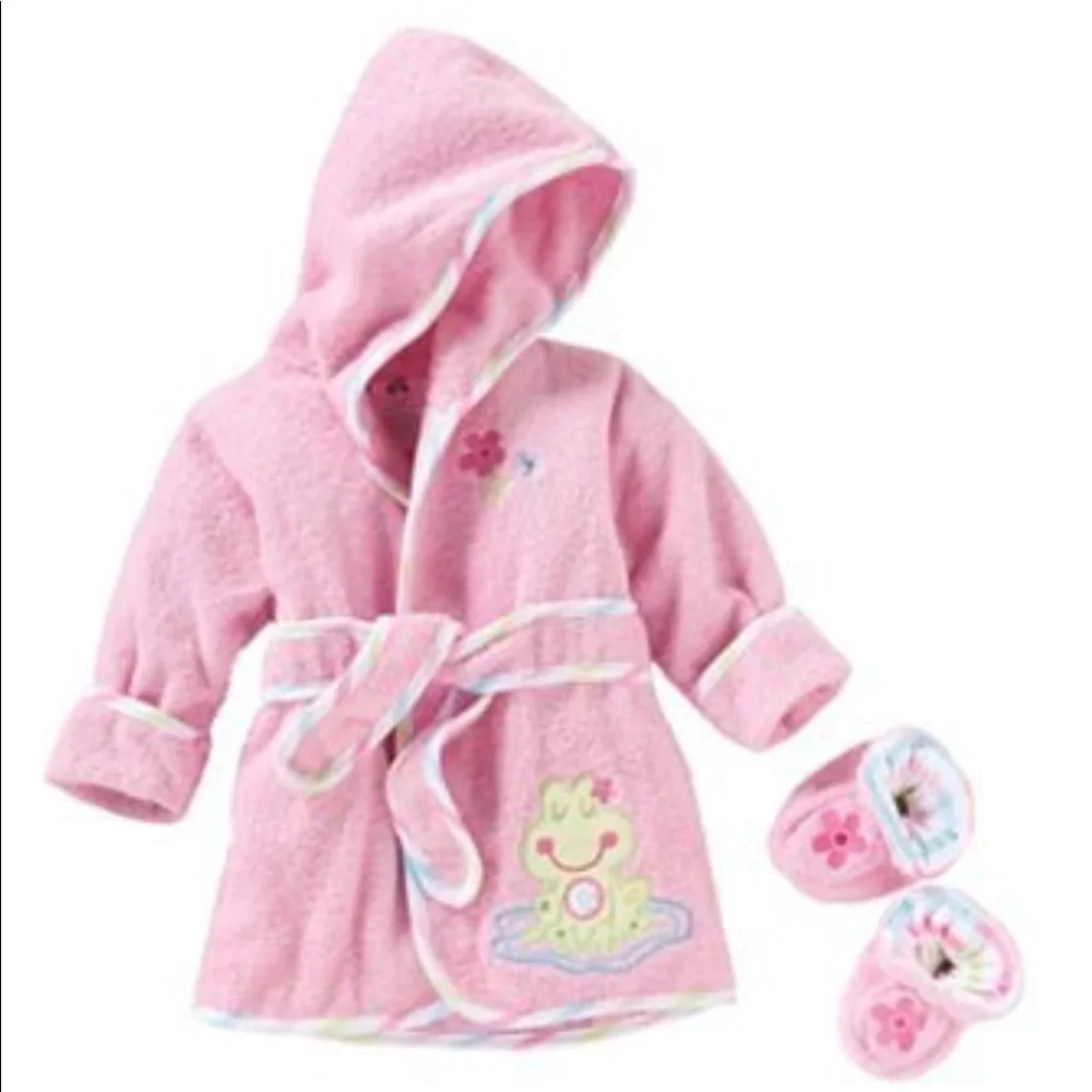 🩷 Just Born Frog Pink Robe & Booties